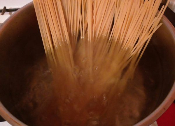 паста спагетти помидорини с томатным соусом наполи
