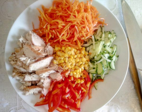 Салат с куриной грудкой и корейской морковью рецепт с фото пошагово