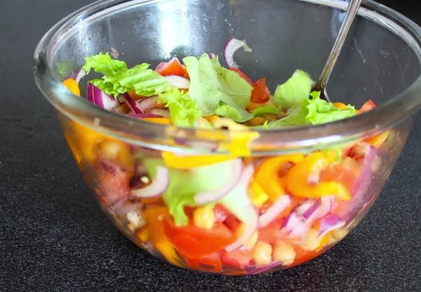 Яркий салат с нутом рецепт с фото
