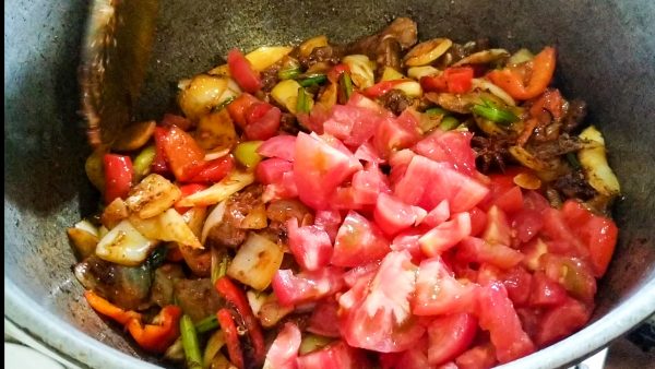 Как обжарить овощи для уйгурского лагмана
