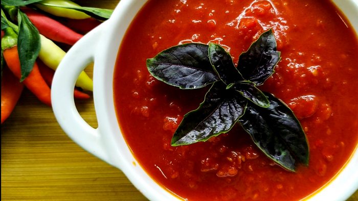 Острый соус из помидор и красного болгарского перца с острым перцем на зиму рецепт. Огонёк рецепт! 