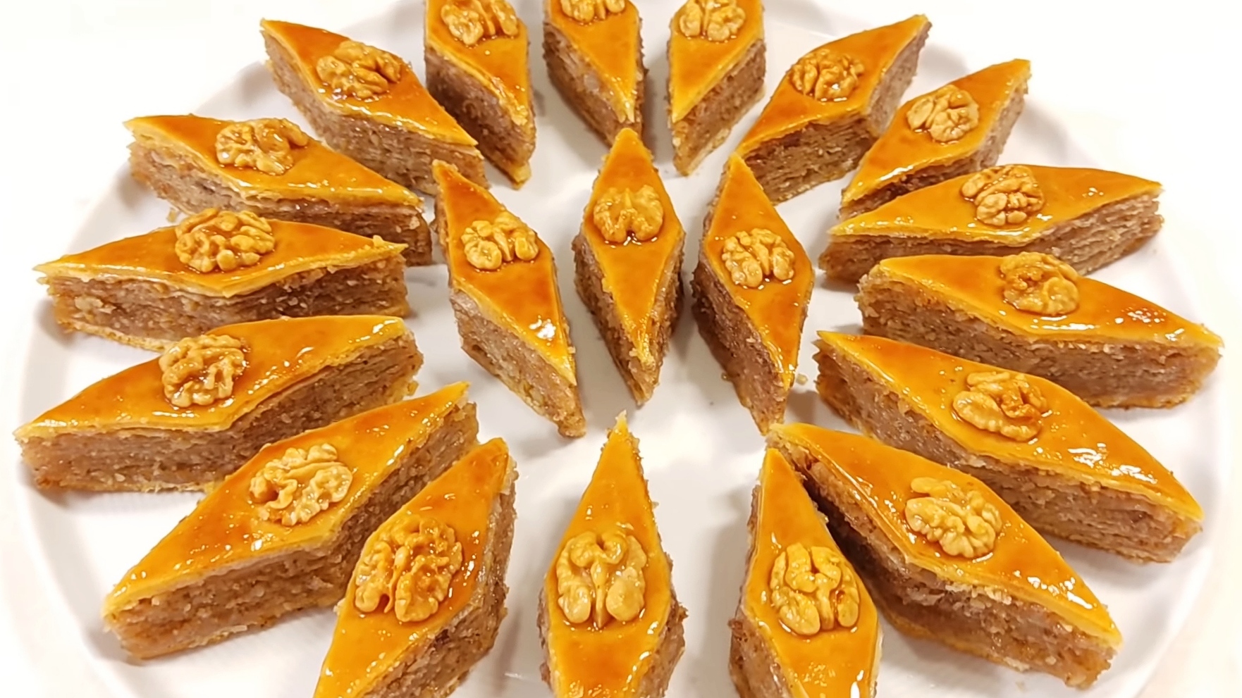 Пахлава с грецким орехом, корицей и кардамоном – пошаговый рецепт приготовления с фото