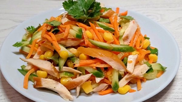 Салат с корейской морковью и копчёной курицей рецепт с фото