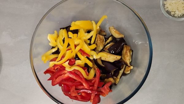 Салат с жареными баклажанами рецепт с фото и видео