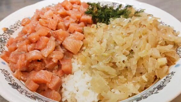 Расстегаи с рыбой и рисом в духовке рецепт